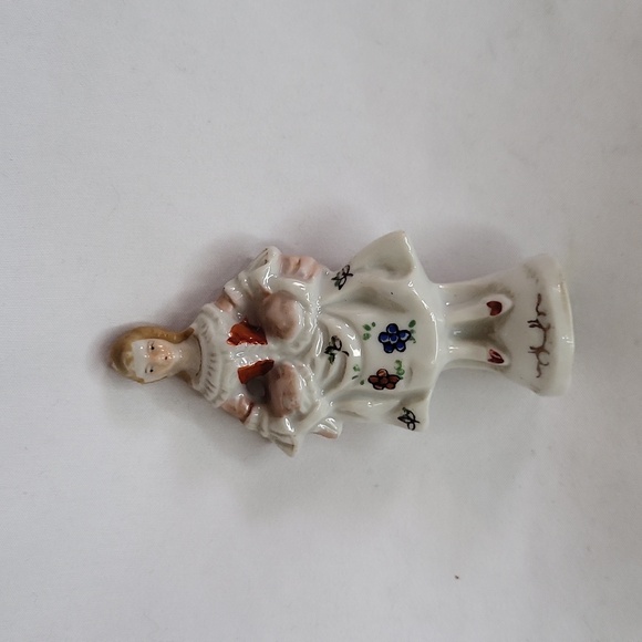 Vintage Victorian Woman Figurine Japan Porcelain Almost 4" - Picture 13 of 13